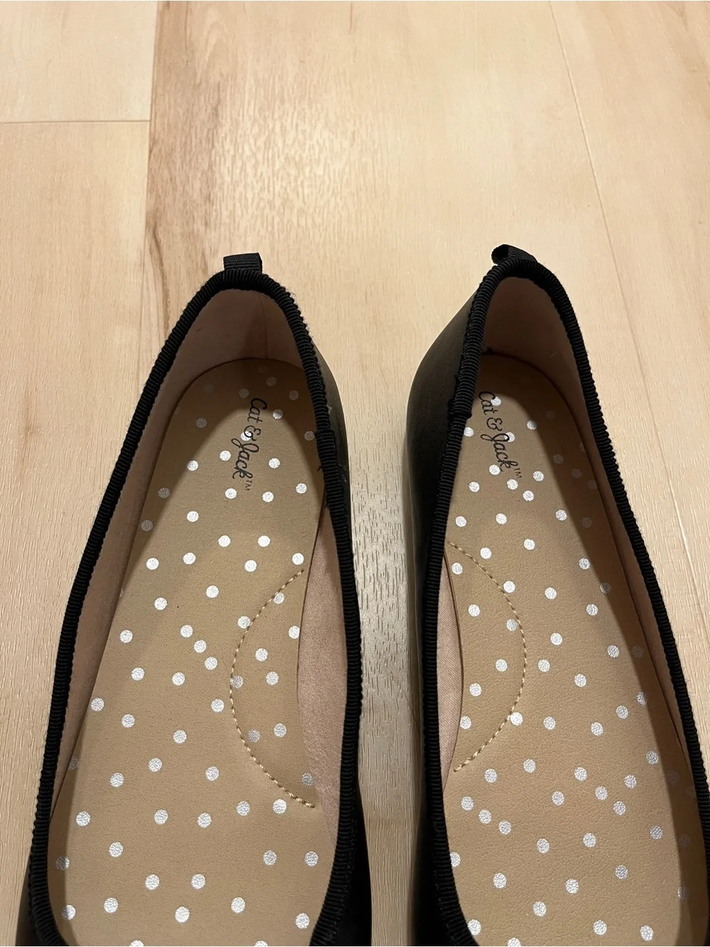 NWOT Cat & Jack 4 Diana Ballet Flats